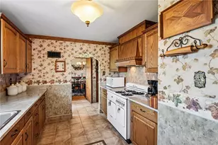 3858 Brownsville Rd, Pittsburgh, PA 15227 - Photo 17