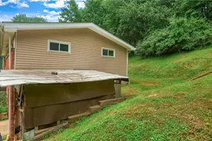 286 Dobson Rd, Adams Township, PA 16046 - Photo 17