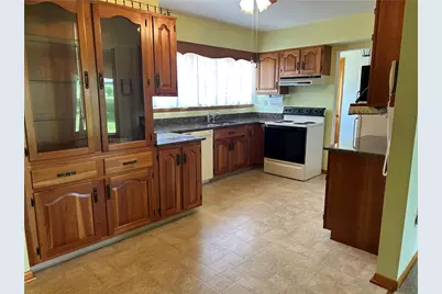 139 Oglevee Ln, Dunbar Township, PA 15425 - Photo 3