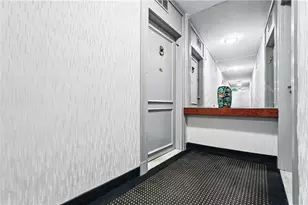 5048 Fifth Ave, Pittsburgh, PA 15232 - Photo 11
