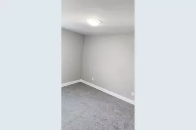 365 Kenney Ave, Pitcairn, PA 15140 - Photo 27
