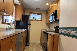 253 Service Ave, Sharon, PA 16146 - Photo 7