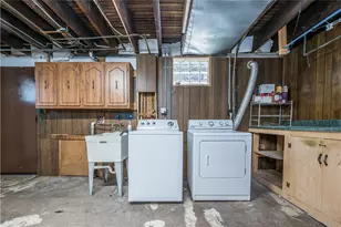 205 E Garden Rd, Pittsburgh, PA 15227 - Photo 33