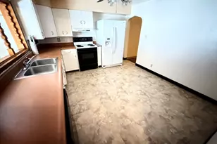 6 Moga St, Pittsburgh, PA 15206 - Photo 9