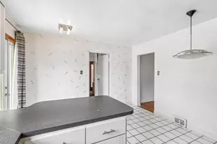 214 Wayne St, Lower Burrell, PA 15068 - Photo 11