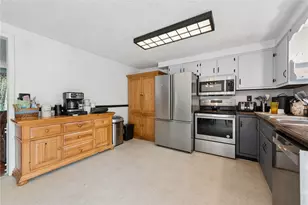 696 Knoll Ln, Upper Burrell, PA 15613 - Photo 9