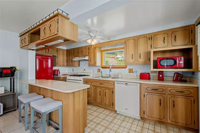 92 Beech St, Cecil, PA 15350 - Photo 9