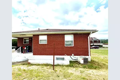 1412 W Crawford Ave, Connellsville, PA 15425 - Photo 3