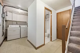 232 S Grandview, Pittsburgh, PA 15205 - Photo 17