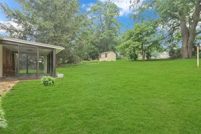 2204 27th St, White Township, PA 15010 - Photo 5