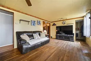 2138 Leo St, North Huntingdon, PA 15642 - Photo 5