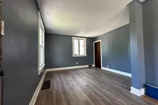 8232 Mercer St, Pulaski Township, PA 16143 - Photo 5