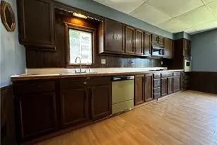 8232 Mercer St, Pulaski Township, PA 16143 - Photo 7