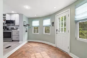 1009 Deerfield Dr, Elizabeth Twp/Boro, PA 15037 - Photo 13