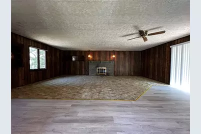 8232 Mercer St #2, Pulaski Township, PA 16143 - Photo 3