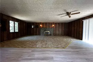 8232 Mercer St, Pulaski Township, PA 16143 - Photo 3