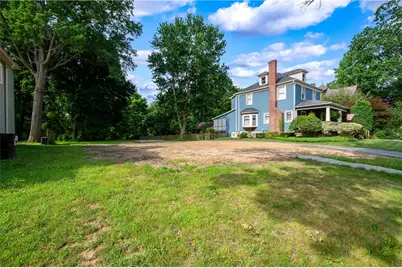154 E Pine St, Grove City Boro, PA 16127 - Photo 7