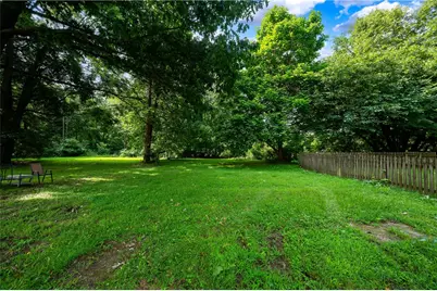154 E Pine St, Grove City Boro, PA 16127 - Photo 13