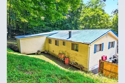 627 E Lakeview Rd, Henry Clay Township, PA 15424 - Photo 13