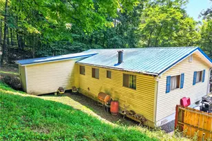 627 E Lakeview Rd, Henry Clay Township, PA 15424 - Photo 13