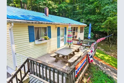 627 E Lakeview Rd, Henry Clay Township, PA 15424 - Photo 5