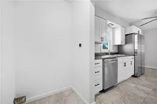 10 McNary St, Houston, PA 15342 - Photo 13