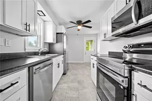 10 McNary St, Houston, PA 15342 - Photo 5