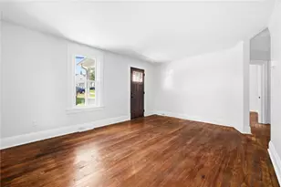 10 McNary St, Houston, PA 15342 - Photo 9