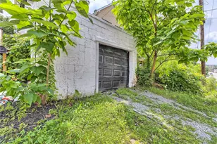 218 N 4th St, Jeannette, PA 15644 - Photo 17