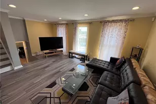 1875 Linton St, Pittsburgh, PA 15219 - Photo 11