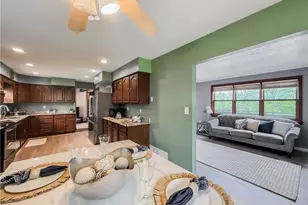 2500 Red Oak Dr, Banksville/Westwood, PA 15220 - Photo 9