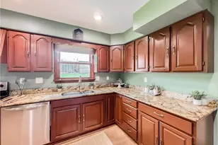 2500 Red Oak Dr, Banksville/Westwood, PA 15220 - Photo 13