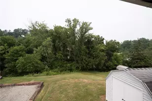 448 Rainier Dr, Pittsburgh, PA 15239 - Photo 31