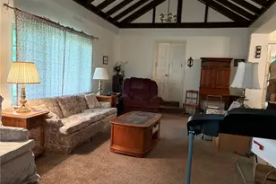 525 Riverview Dr, New Kensington, PA 15068 - Photo 5