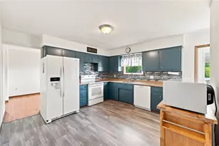 125 W Rockenstein Ave, Twp of But SW, PA 16001 - Photo 3
