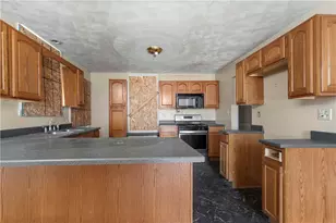 533 Woodward Ave, Stowe Township, PA 15136 - Photo 7