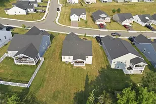 112 Olivia Dr, Center Township, PA 15061 - Photo 27