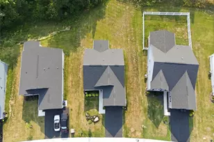 112 Olivia Dr, Center Township, PA 15061 - Photo 29