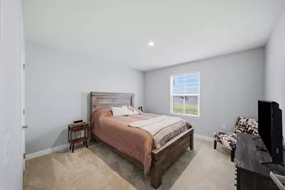 112 Olivia Dr, Center Township, PA 15061 - Photo 15