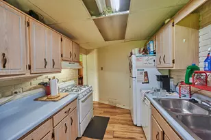 3033 Bremen Ave, Pittsburgh, PA 15227 - Photo 9