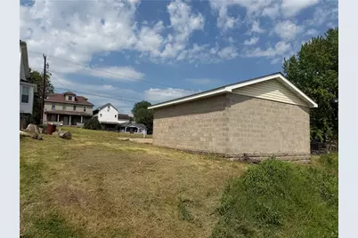 317 S 9th St, Connellsville, PA 15425 - Photo 5