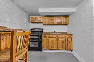 1703 Pierce St, Aliquippa, PA 15001 - Photo 9