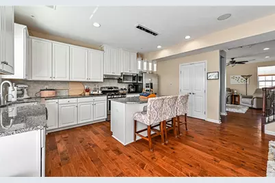 401 Pointe View Dr, Adams Township, PA 16046 - Photo 11