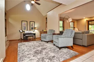 516 Donatello, Hempfield Township, PA 15642 - Photo 9