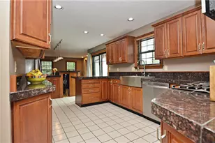 516 Donatello, Hempfield Township, PA 15642 - Photo 13