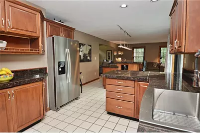 516 Donatello, Hempfield Township, PA 15642 - Photo 15