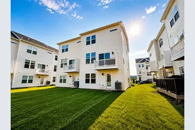 9717 Hopkins St, Pittsburgh, PA 15090 - Photo 47