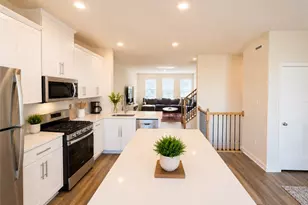 9717 Hopkins St, Pittsburgh, PA 15090 - Photo 13