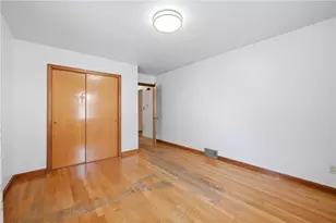 423 Indiana Ave, Farrell, PA 16121 - Photo 17