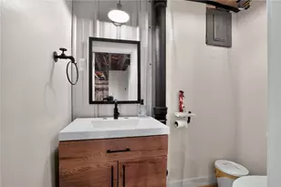 2654 Mt Royal Rd, Pittsburgh, PA 15217 - Photo 7